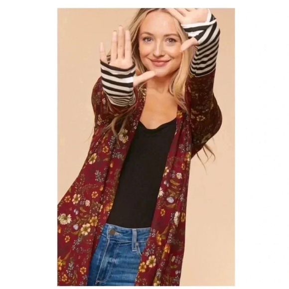 Lightweight Floral Hacci Knit Cardigan - Picture 10 of 12